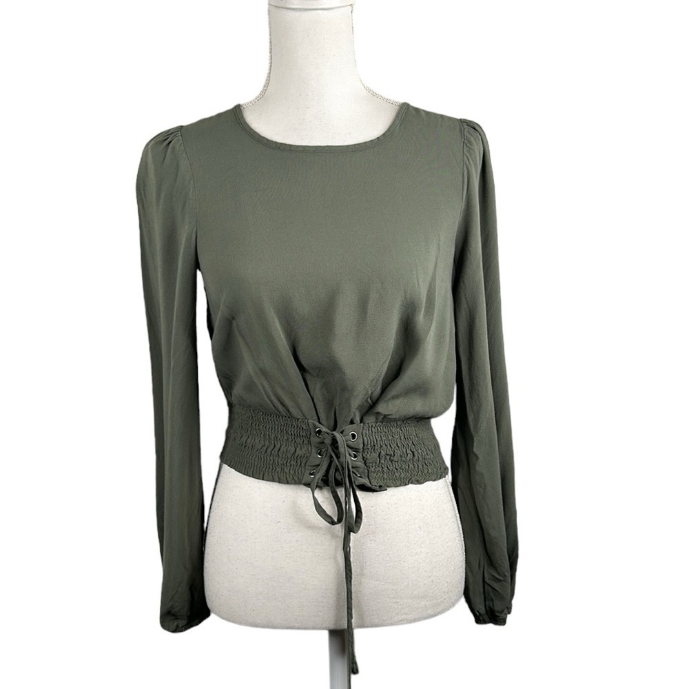Love Fire Olive Boho Smocked Waist Front Tie Long Sleeve Top Size Small‎
